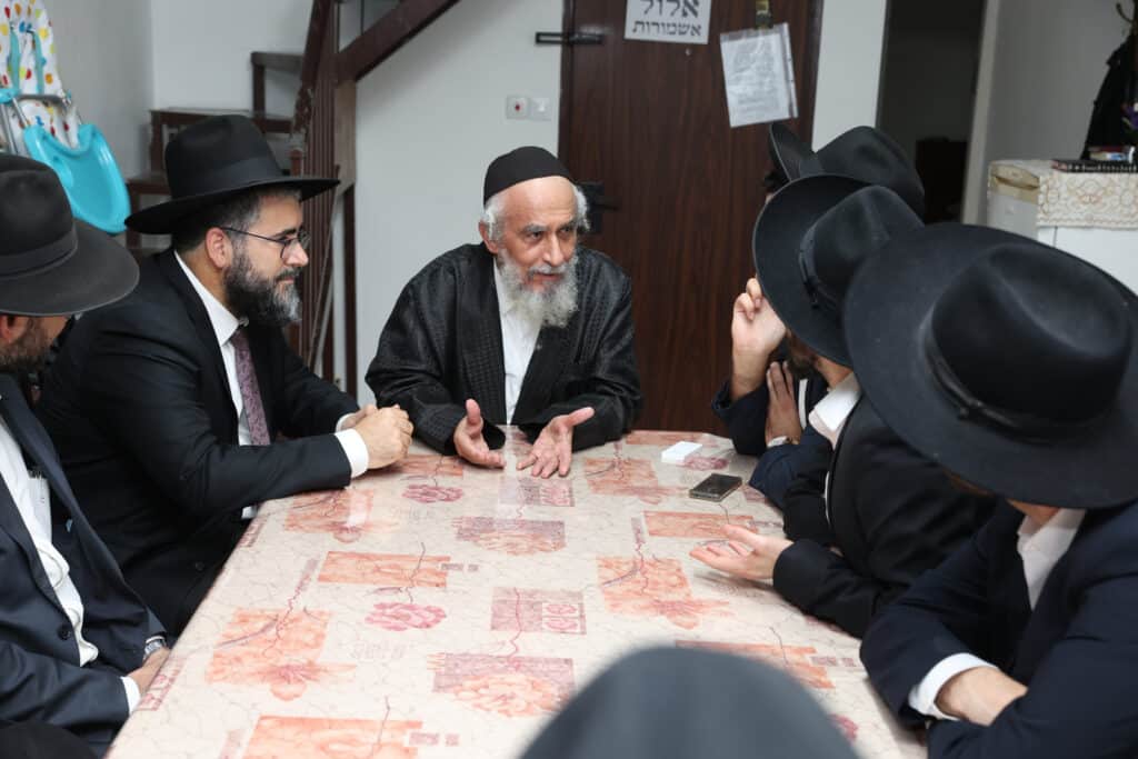 גלריה: גדולי התורה בחנו את אברכי כולל פנמה