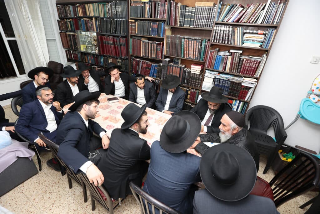 גלריה: גדולי התורה בחנו את אברכי כולל פנמה