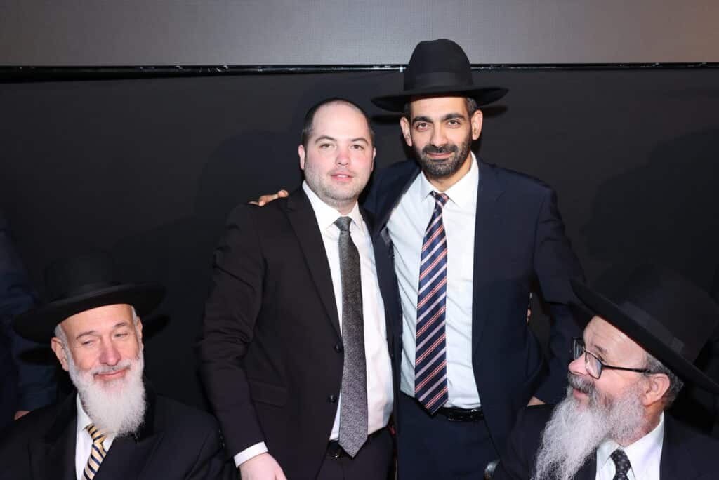 האסטרטג יענקי ביכלר בירמץ את בנו - כולם הגיעו לברך האסטרטג יענקי ביכלר בירמץ את בנו - כולם הגיעו לברך