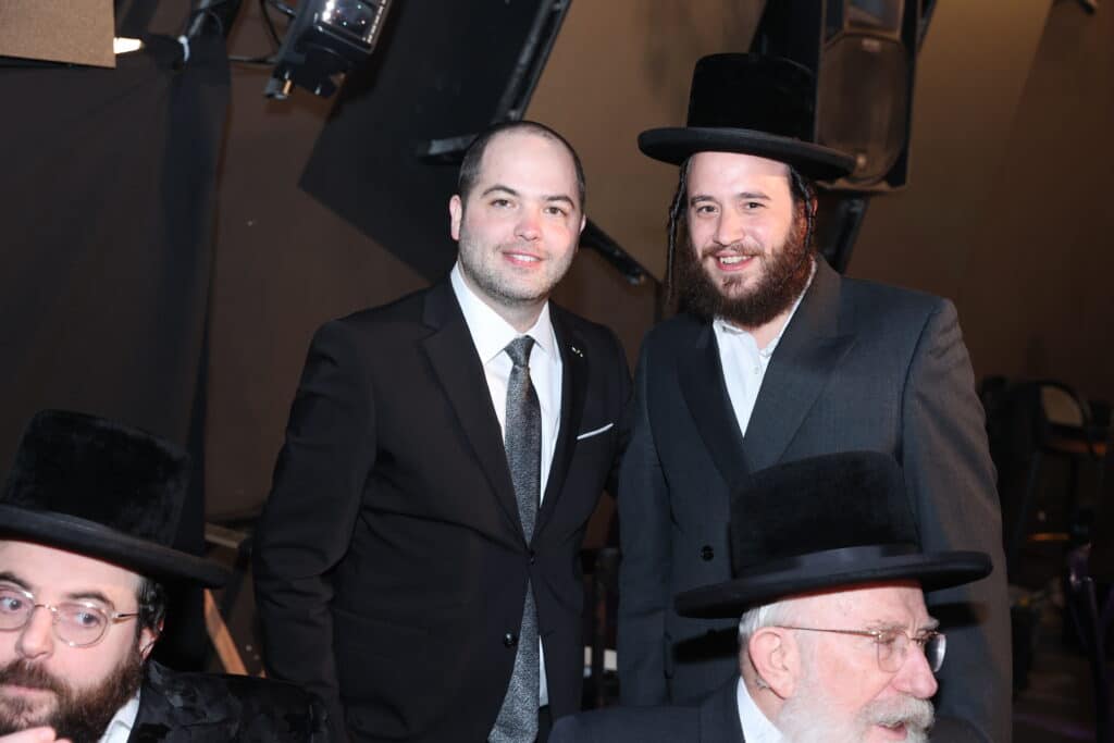 האסטרטג יענקי ביכלר בירמץ את בנו - כולם הגיעו לברך האסטרטג יענקי ביכלר בירמץ את בנו - כולם הגיעו לברך