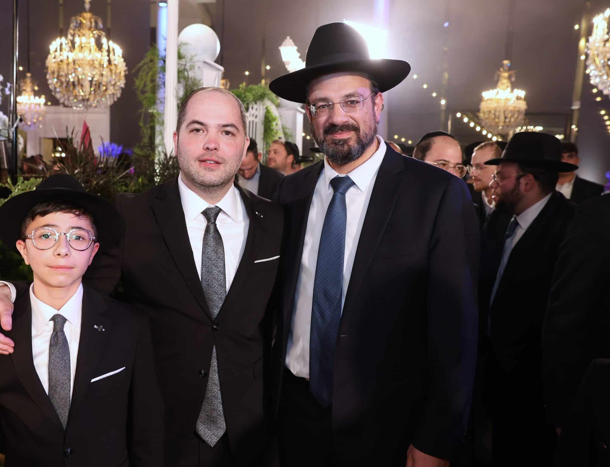 האסטרטג יענקי ביכלר בירמץ את בנו - כולם הגיעו לברך האסטרטג יענקי ביכלר בירמץ את בנו - כולם הגיעו לברך