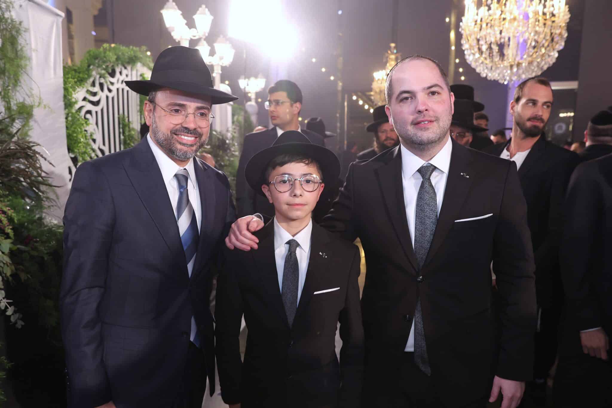 האסטרטג יענקי ביכלר בירמץ את בנו - כולם הגיעו לברך האסטרטג יענקי ביכלר בירמץ את בנו - כולם הגיעו לברך