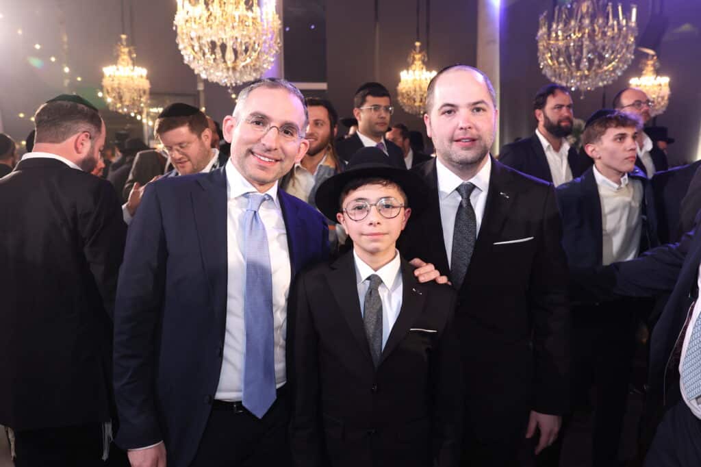 האסטרטג יענקי ביכלר בירמץ את בנו - כולם הגיעו לברך האסטרטג יענקי ביכלר בירמץ את בנו - כולם הגיעו לברך