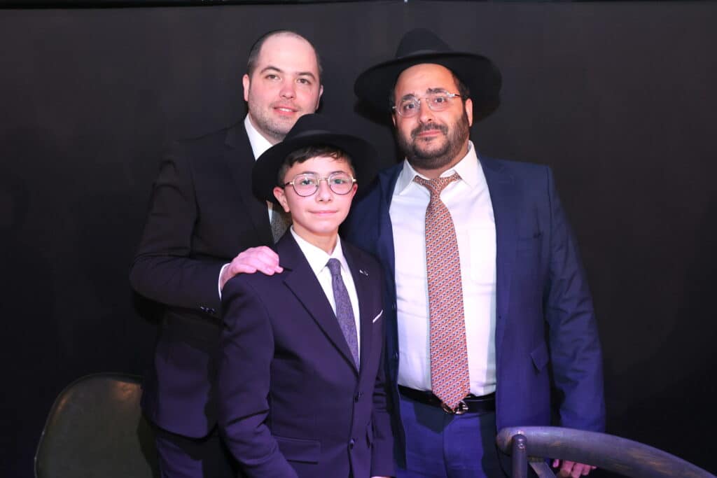 האסטרטג יענקי ביכלר בירמץ את בנו - כולם הגיעו לברך האסטרטג יענקי ביכלר בירמץ את בנו - כולם הגיעו לברך