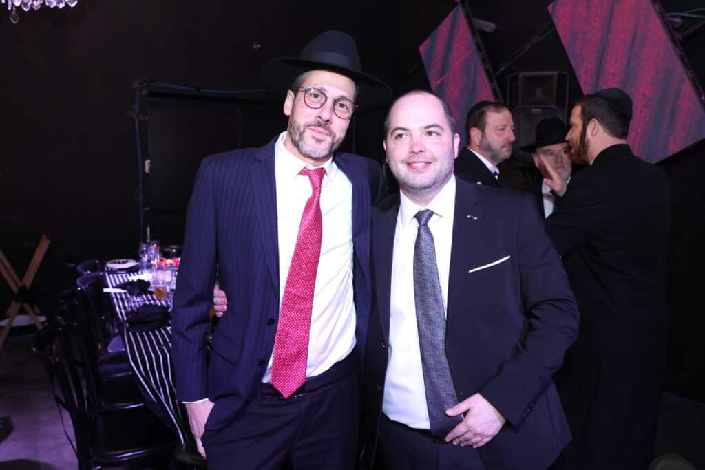 האסטרטג יענקי ביכלר בירמץ את בנו - כולם הגיעו לברך האסטרטג יענקי ביכלר בירמץ את בנו - כולם הגיעו לברך