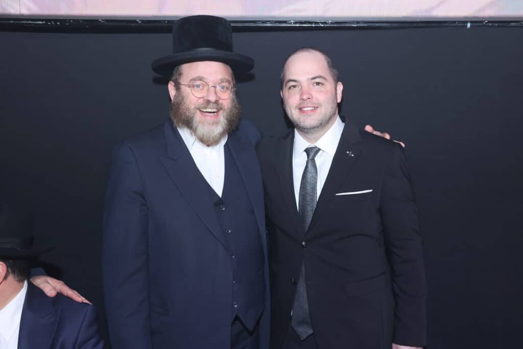 האסטרטג יענקי ביכלר בירמץ את בנו - כולם הגיעו לברך האסטרטג יענקי ביכלר בירמץ את בנו - כולם הגיעו לברך