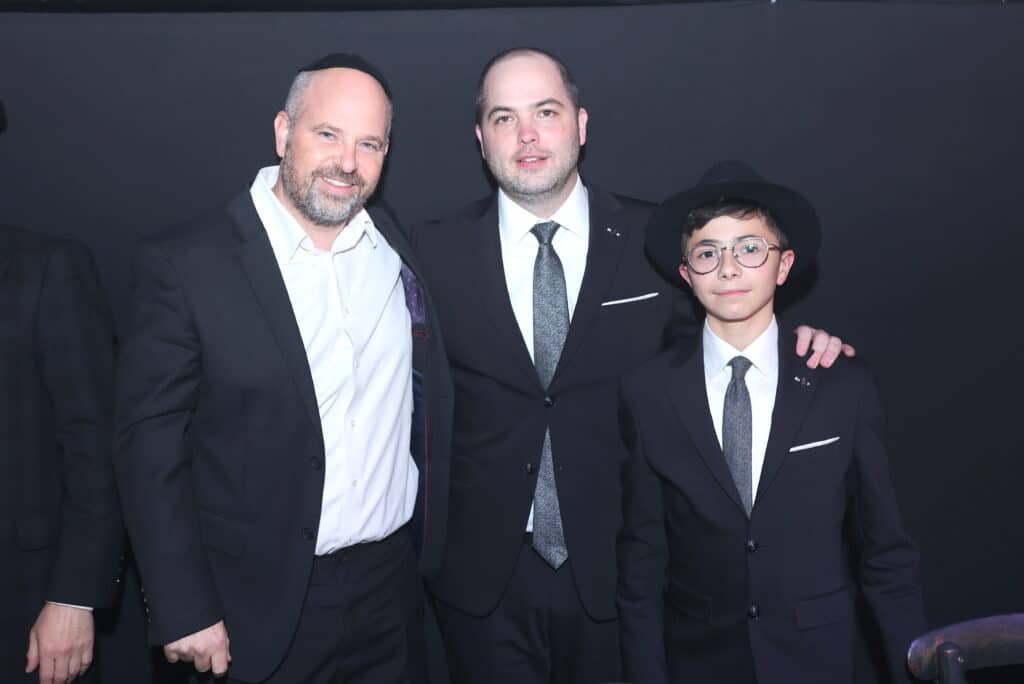 האסטרטג יענקי ביכלר בירמץ את בנו - כולם הגיעו לברך האסטרטג יענקי ביכלר בירמץ את בנו - כולם הגיעו לברך