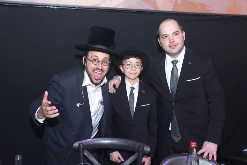 האסטרטג יענקי ביכלר בירמץ את בנו - כולם הגיעו לברך האסטרטג יענקי ביכלר בירמץ את בנו - כולם הגיעו לברך