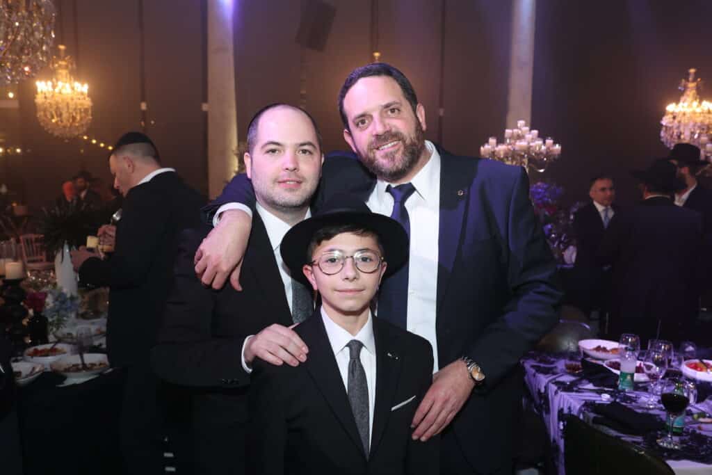 האסטרטג יענקי ביכלר בירמץ את בנו - כולם הגיעו לברך האסטרטג יענקי ביכלר בירמץ את בנו - כולם הגיעו לברך