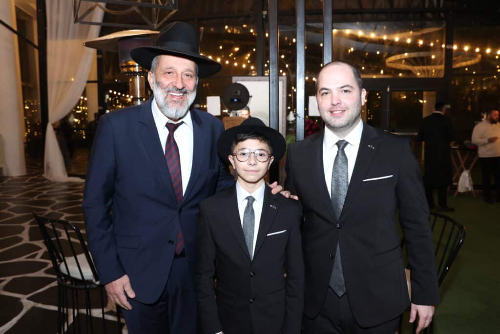 האסטרטג יענקי ביכלר בירמץ את בנו - כולם הגיעו לברך האסטרטג יענקי ביכלר בירמץ את בנו - כולם הגיעו לברך