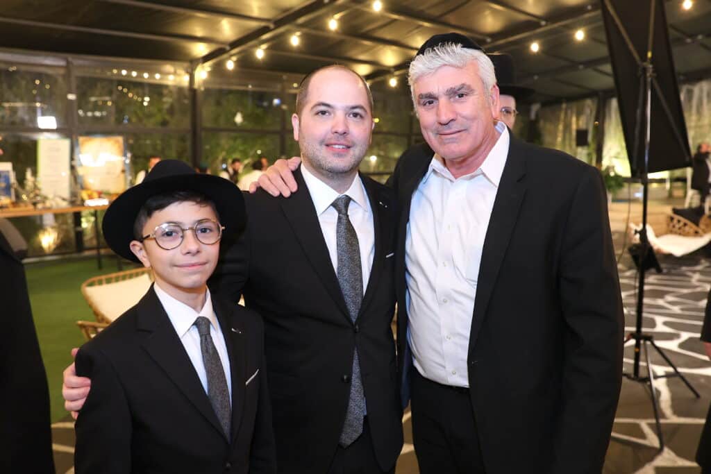 האסטרטג יענקי ביכלר בירמץ את בנו - כולם הגיעו לברך האסטרטג יענקי ביכלר בירמץ את בנו - כולם הגיעו לברך