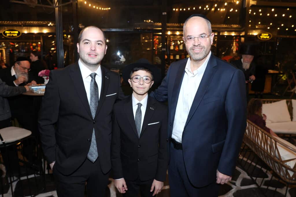 האסטרטג יענקי ביכלר בירמץ את בנו - כולם הגיעו לברך האסטרטג יענקי ביכלר בירמץ את בנו - כולם הגיעו לברך