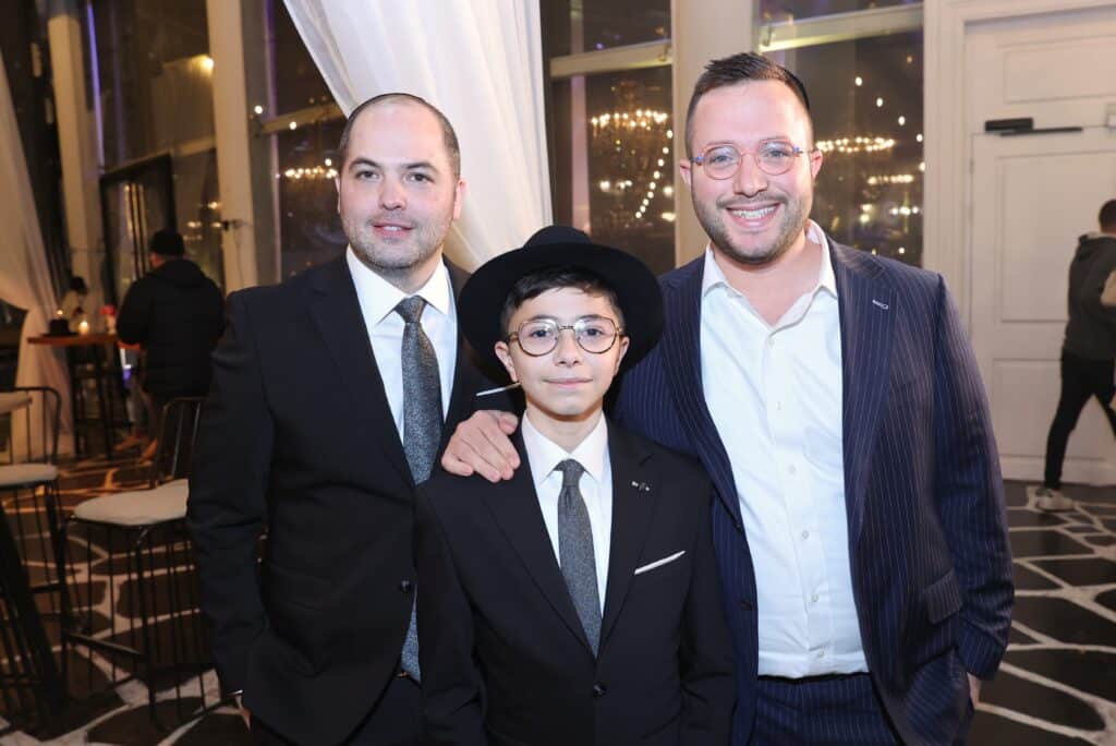 האסטרטג יענקי ביכלר בירמץ את בנו - כולם הגיעו לברך האסטרטג יענקי ביכלר בירמץ את בנו - כולם הגיעו לברך