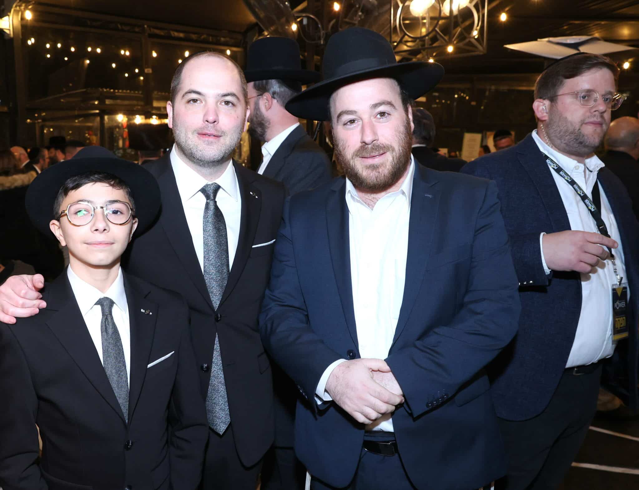 האסטרטג יענקי ביכלר בירמץ את בנו - כולם הגיעו לברך האסטרטג יענקי ביכלר בירמץ את בנו - כולם הגיעו לברך