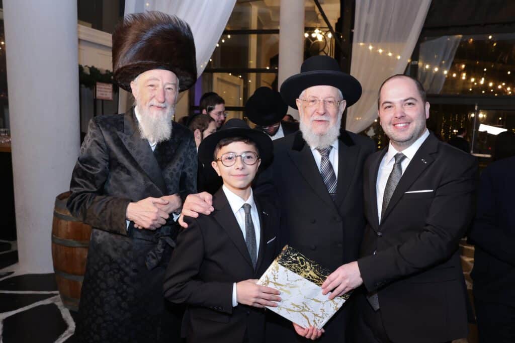 האסטרטג יענקי ביכלר בירמץ את בנו - כולם הגיעו לברך האסטרטג יענקי ביכלר בירמץ את בנו - כולם הגיעו לברך