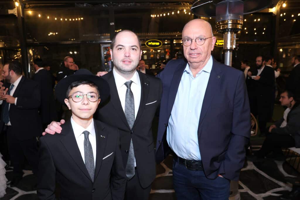 האסטרטג יענקי ביכלר בירמץ את בנו - כולם הגיעו לברך האסטרטג יענקי ביכלר בירמץ את בנו - כולם הגיעו לברך