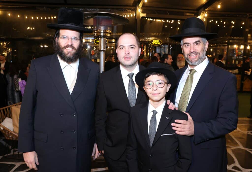 האסטרטג יענקי ביכלר בירמץ את בנו - כולם הגיעו לברך האסטרטג יענקי ביכלר בירמץ את בנו - כולם הגיעו לברך