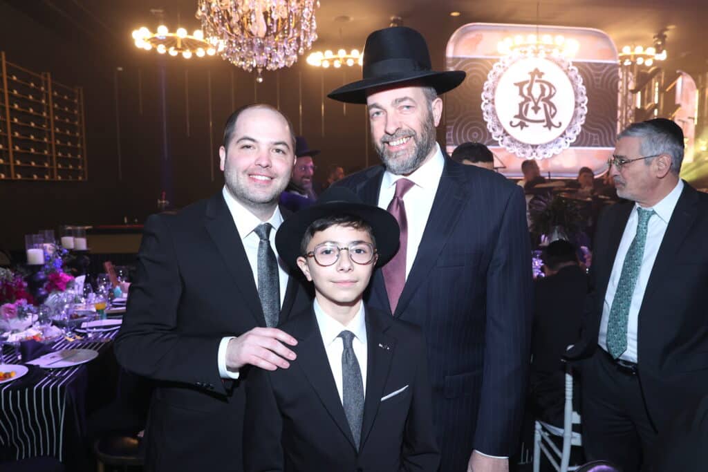 האסטרטג יענקי ביכלר בירמץ את בנו - כולם הגיעו לברך האסטרטג יענקי ביכלר בירמץ את בנו - כולם הגיעו לברך