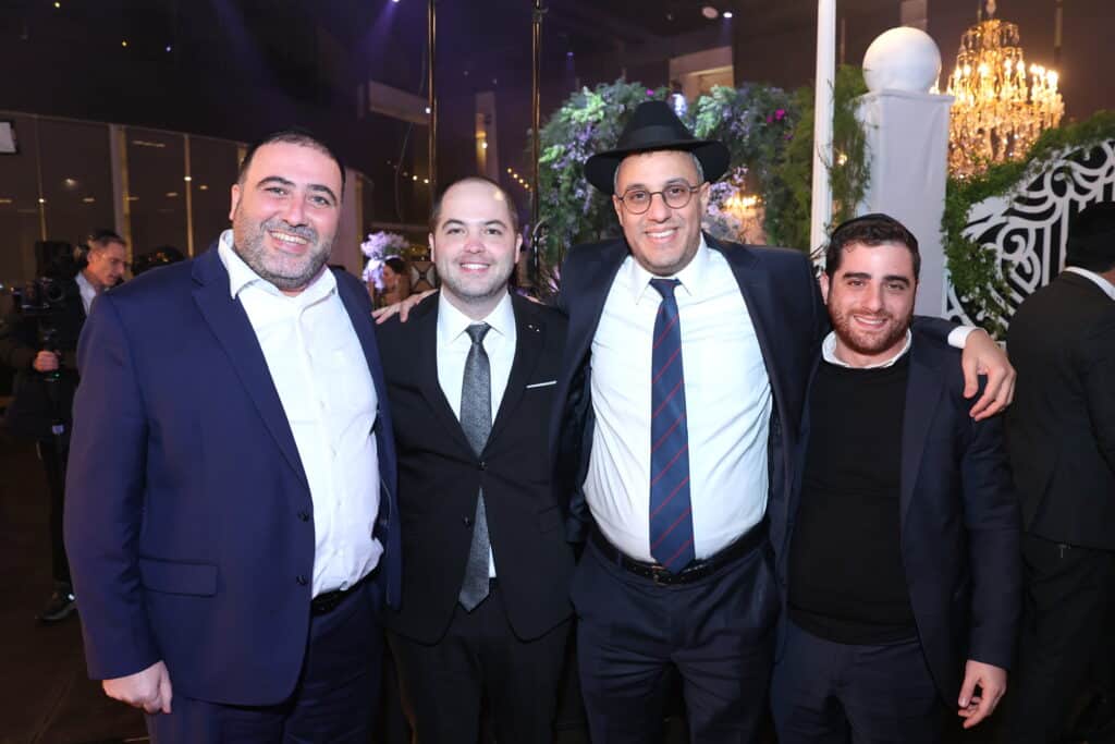 האסטרטג יענקי ביכלר בירמץ את בנו - כולם הגיעו לברך האסטרטג יענקי ביכלר בירמץ את בנו - כולם הגיעו לברך