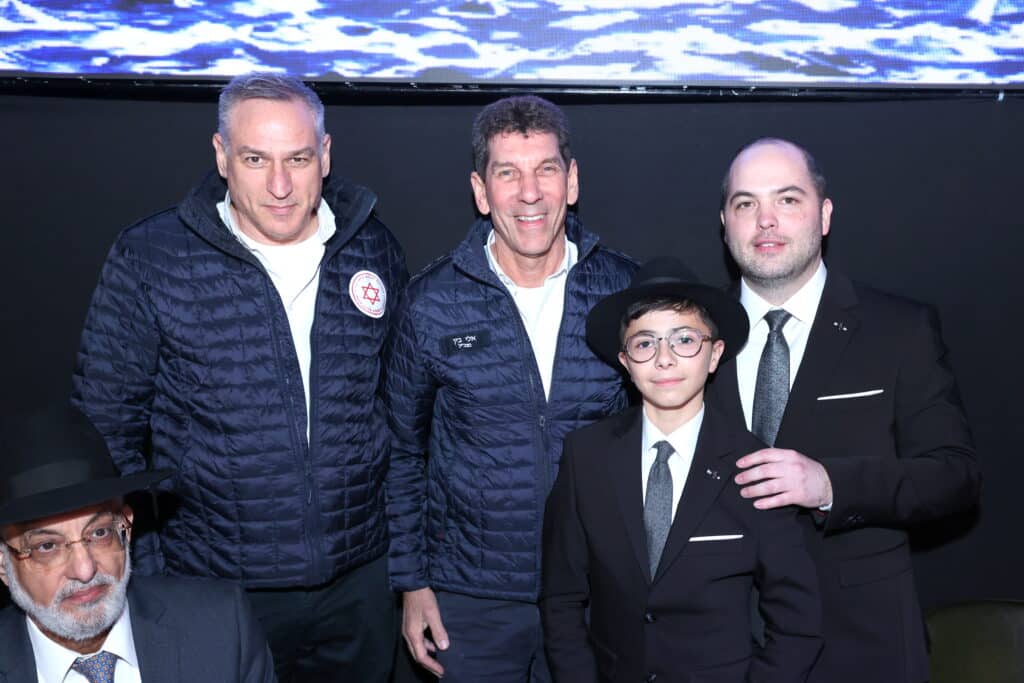 האסטרטג יענקי ביכלר בירמץ את בנו - כולם הגיעו לברך האסטרטג יענקי ביכלר בירמץ את בנו - כולם הגיעו לברך