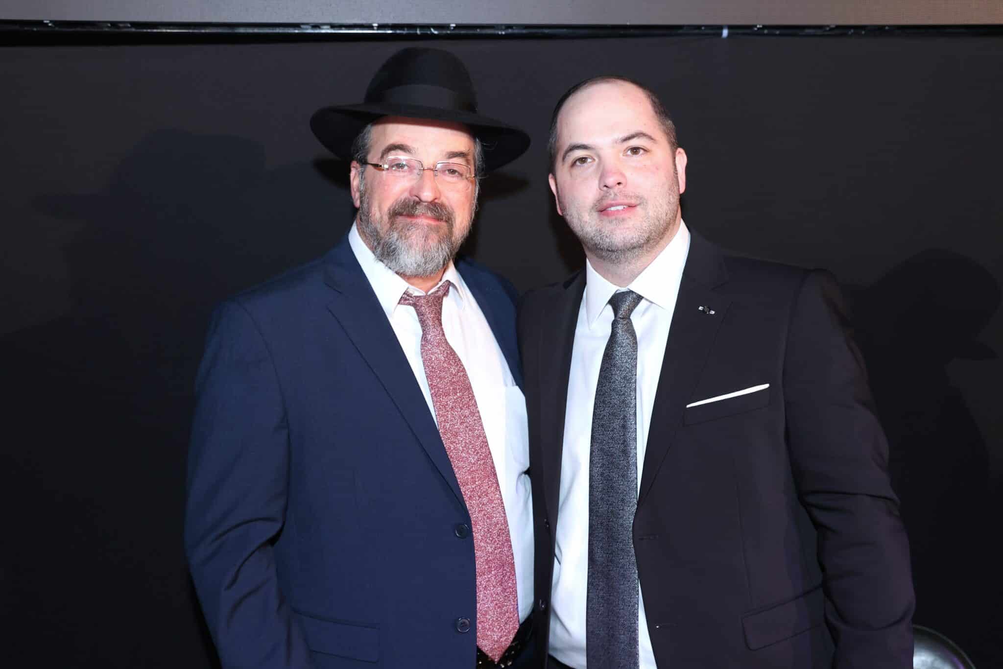 האסטרטג יענקי ביכלר בירמץ את בנו - כולם הגיעו לברך האסטרטג יענקי ביכלר בירמץ את בנו - כולם הגיעו לברך