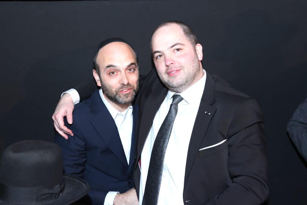 האסטרטג יענקי ביכלר בירמץ את בנו - כולם הגיעו לברך האסטרטג יענקי ביכלר בירמץ את בנו - כולם הגיעו לברך