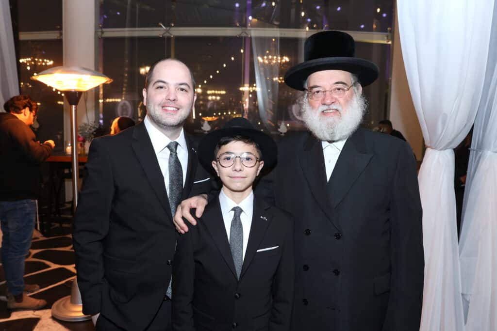 האסטרטג יענקי ביכלר בירמץ את בנו - כולם הגיעו לברך האסטרטג יענקי ביכלר בירמץ את בנו - כולם הגיעו לברך