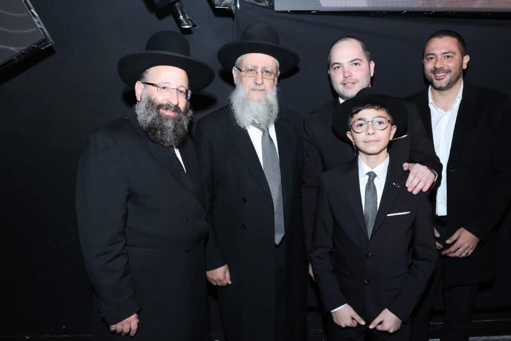 האסטרטג יענקי ביכלר בירמץ את בנו - כולם הגיעו לברך האסטרטג יענקי ביכלר בירמץ את בנו - כולם הגיעו לברך