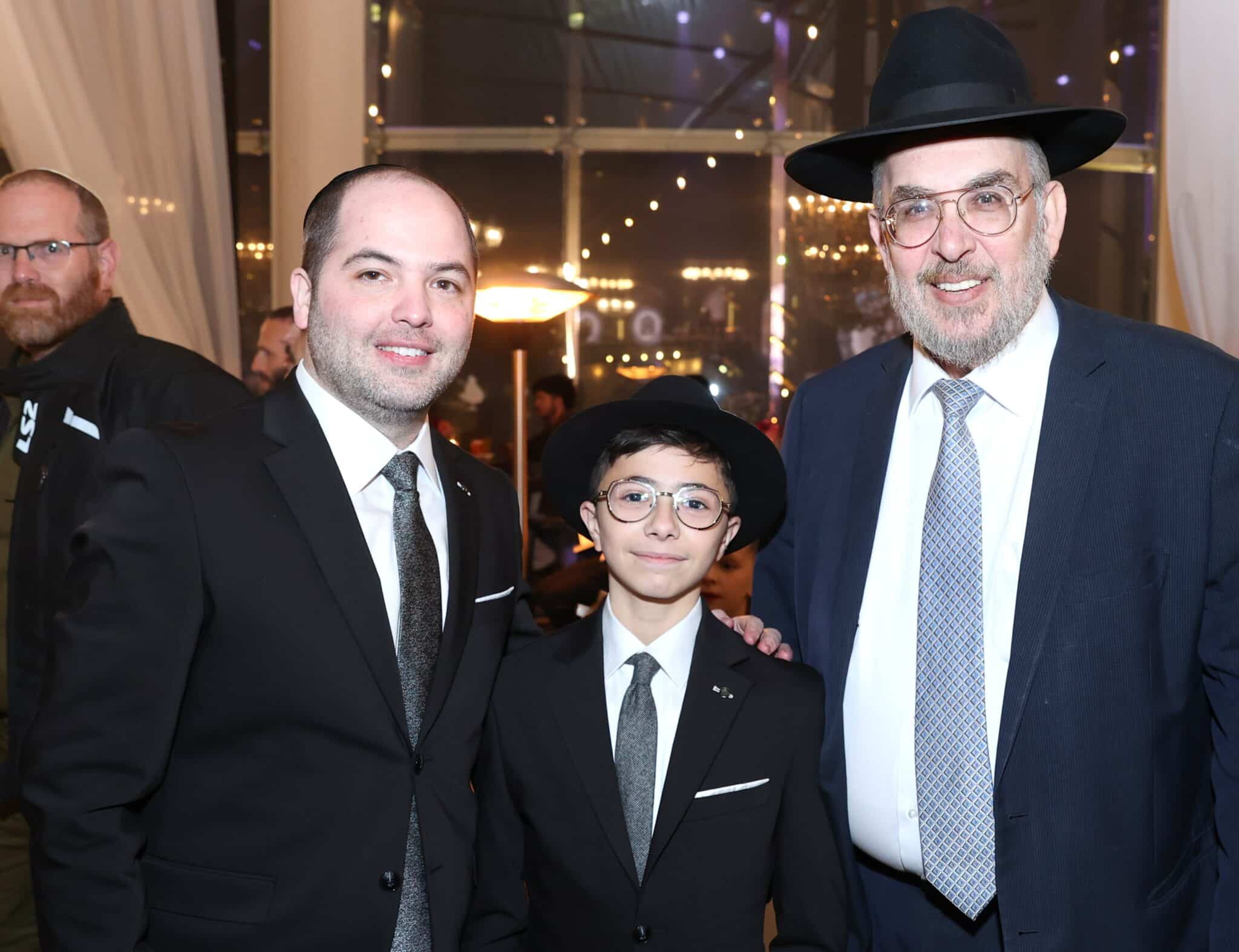 האסטרטג יענקי ביכלר בירמץ את בנו - כולם הגיעו לברך האסטרטג יענקי ביכלר בירמץ את בנו - כולם הגיעו לברך