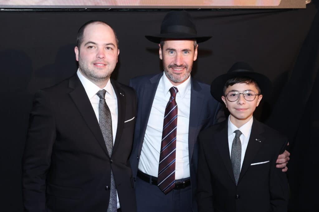 האסטרטג יענקי ביכלר בירמץ את בנו - כולם הגיעו לברך האסטרטג יענקי ביכלר בירמץ את בנו - כולם הגיעו לברך