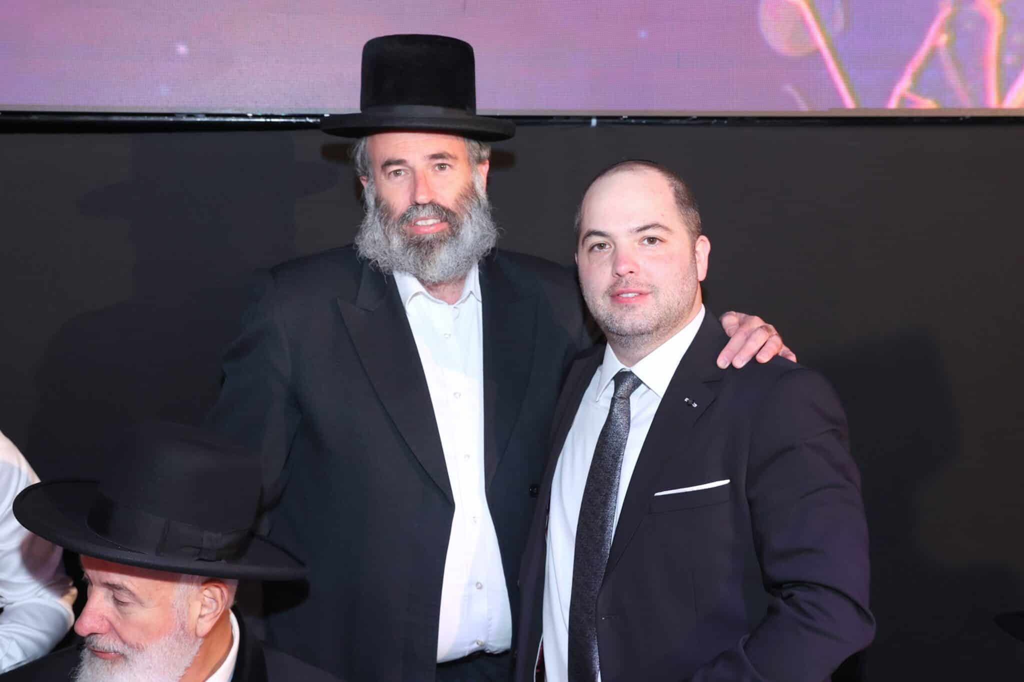 האסטרטג יענקי ביכלר בירמץ את בנו - כולם הגיעו לברך האסטרטג יענקי ביכלר בירמץ את בנו - כולם הגיעו לברך