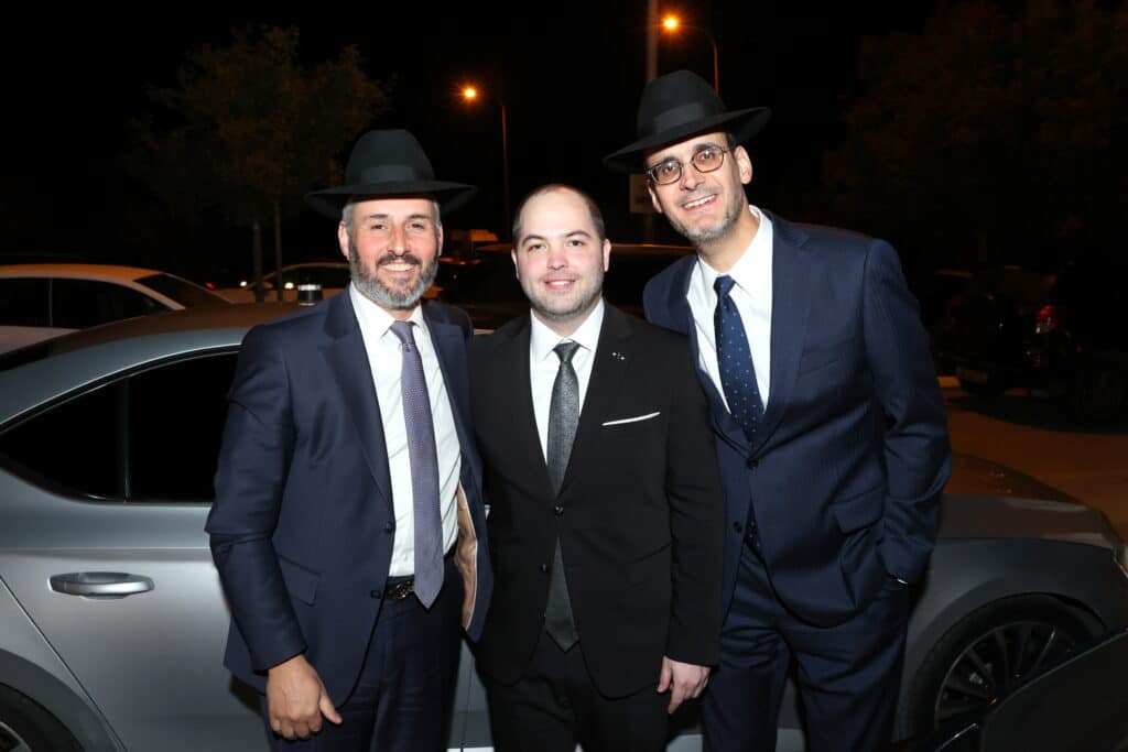 האסטרטג יענקי ביכלר בירמץ את בנו - כולם הגיעו לברך האסטרטג יענקי ביכלר בירמץ את בנו - כולם הגיעו לברך