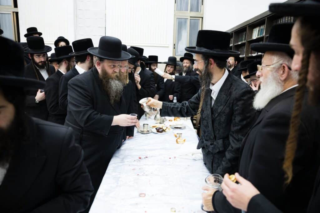 הרבי מזוויעהל ערך טיש ועלה עם החסידים לציון בגבעת רם