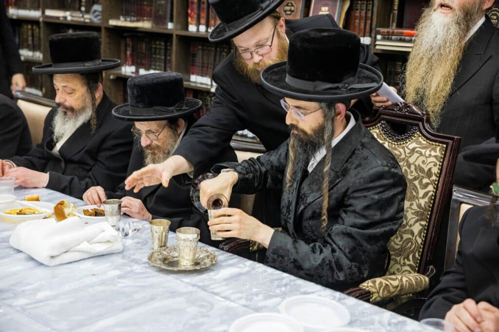 הרבי מזוויעהל ערך טיש ועלה עם החסידים לציון בגבעת רם