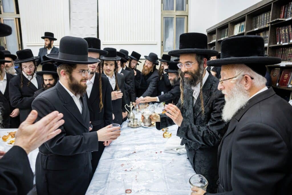 הרבי מזוויעהל ערך טיש ועלה עם החסידים לציון בגבעת רם