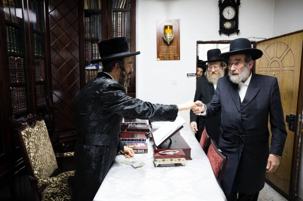 הרבי מזוויעהל ערך טיש ועלה עם החסידים לציון בגבעת רם