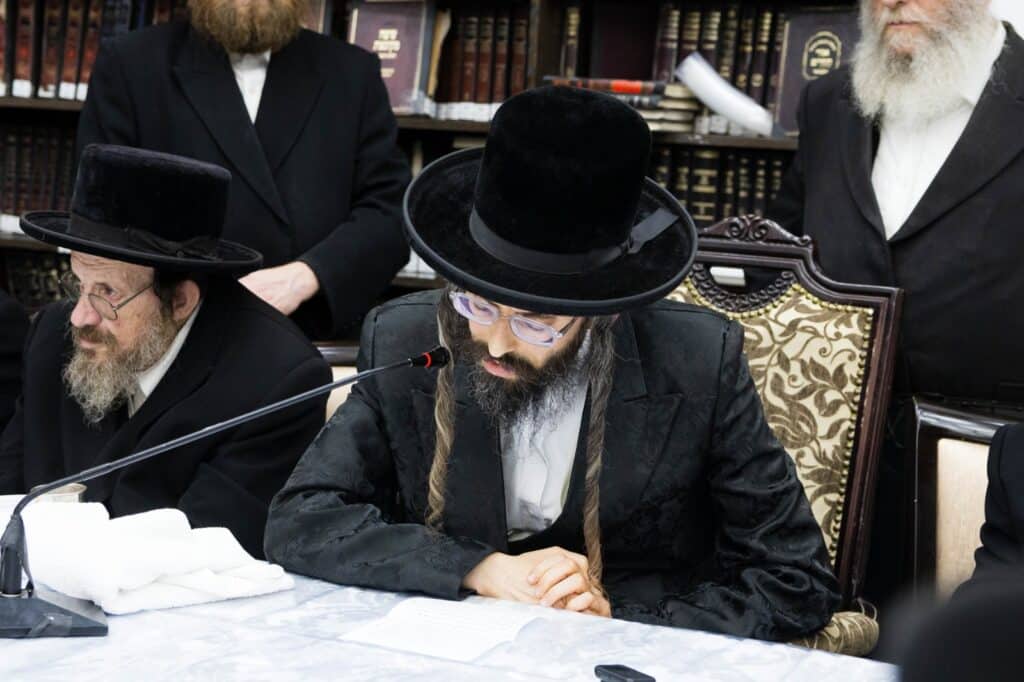 הרבי מזוויעהל ערך טיש ועלה עם החסידים לציון בגבעת רם