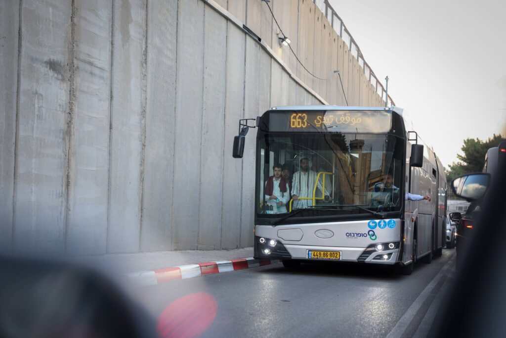 תיעוד מסכם: אלפים העתירו בתפילה בקבר מאמע רחל