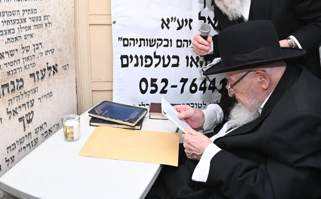 יום השנה ה-כ"ג: רבבות עלו לציונו של מנהיג היהדות החרדית יום השנה ה-כ"ג: רבבות עלו לציונו של מנהיג היהדות החרדית