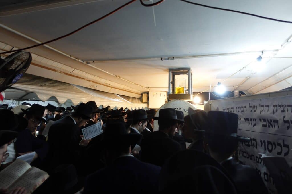 יום השנה ה-כ"ג: רבבות עלו לציונו של מנהיג היהדות החרדית יום השנה ה-כ"ג: רבבות עלו לציונו של מנהיג היהדות החרדית