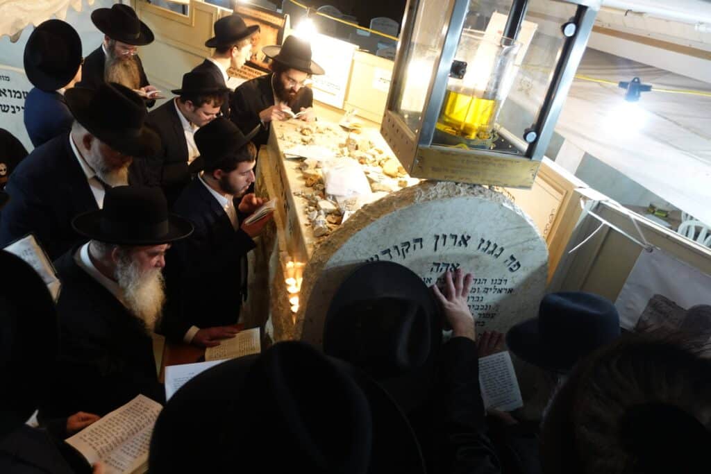 יום השנה ה-כ"ג: רבבות עלו לציונו של מנהיג היהדות החרדית יום השנה ה-כ"ג: רבבות עלו לציונו של מנהיג היהדות החרדית