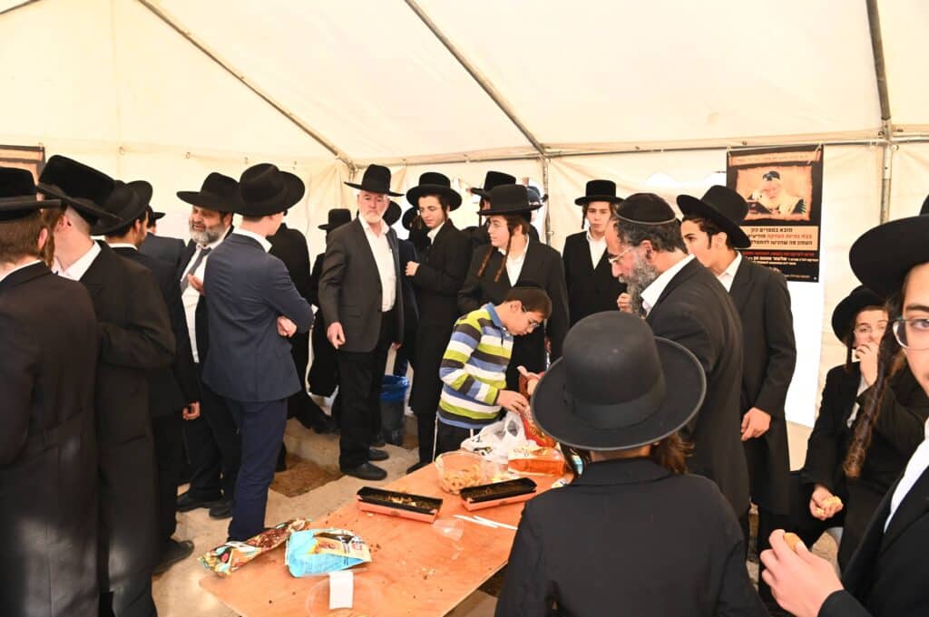 יום השנה ה-כ"ג: רבבות עלו לציונו של מנהיג היהדות החרדית יום השנה ה-כ"ג: רבבות עלו לציונו של מנהיג היהדות החרדית