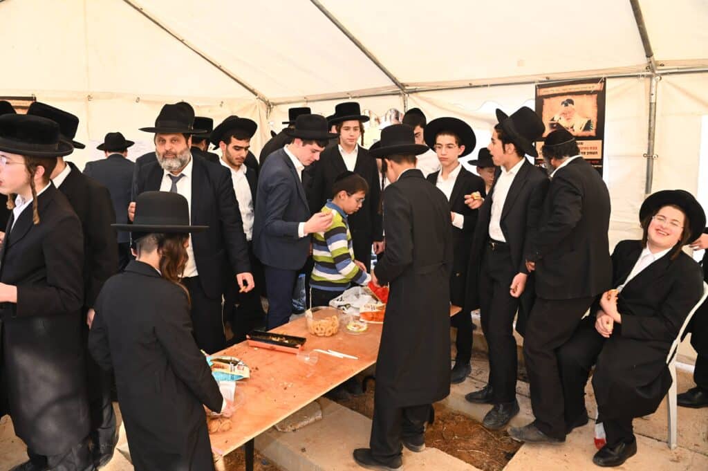 יום השנה ה-כ"ג: רבבות עלו לציונו של מנהיג היהדות החרדית יום השנה ה-כ"ג: רבבות עלו לציונו של מנהיג היהדות החרדית