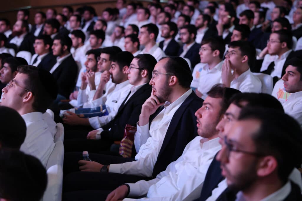 מגנא ומצלא: בפתח תקווה חלקו מלגות לבחורי הישיבות מהעיר מגנא ומצלא: בפתח תקווה חלקו מלגות לבחורי הישיבות מהעיר