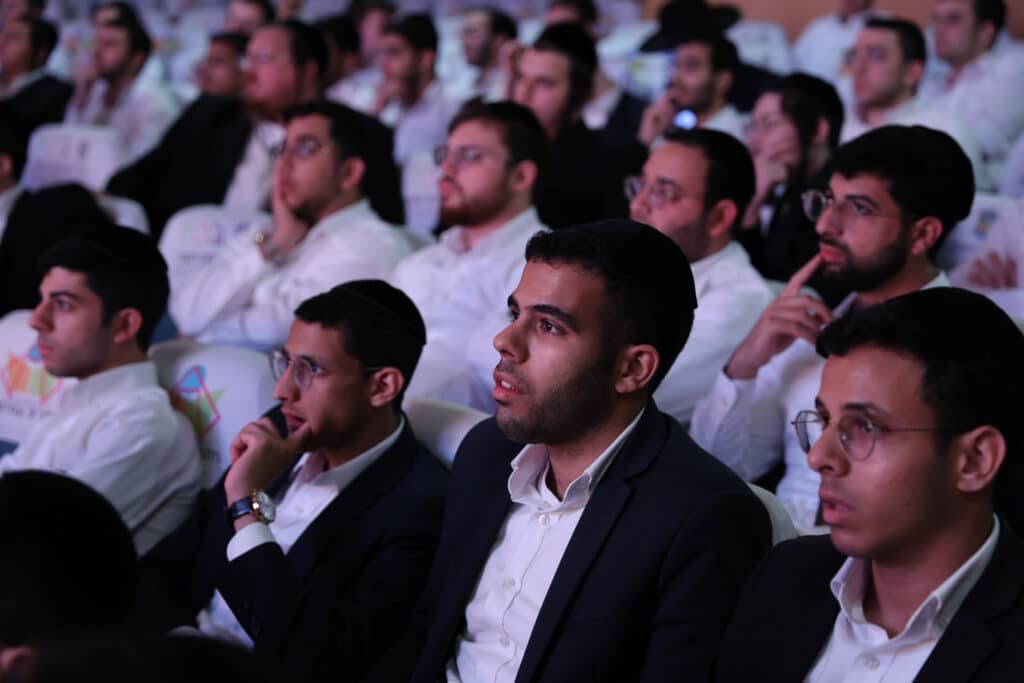 מגנא ומצלא: בפתח תקווה חלקו מלגות לבחורי הישיבות מהעיר מגנא ומצלא: בפתח תקווה חלקו מלגות לבחורי הישיבות מהעיר