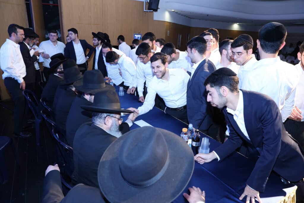 מגנא ומצלא: בפתח תקווה חלקו מלגות לבחורי הישיבות מהעיר מגנא ומצלא: בפתח תקווה חלקו מלגות לבחורי הישיבות מהעיר