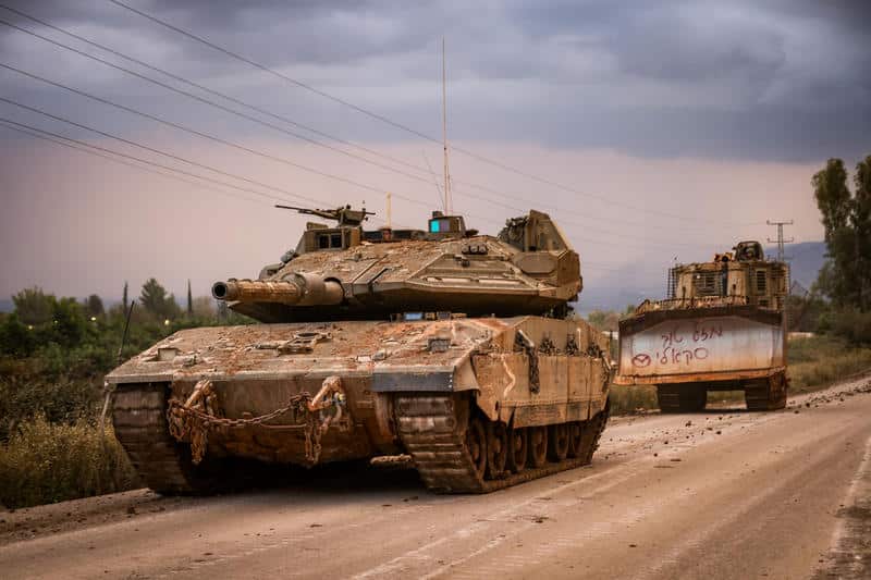 שקי חול ובתים הרוסים: סיור מצולם במושבה הנטושה מטולה