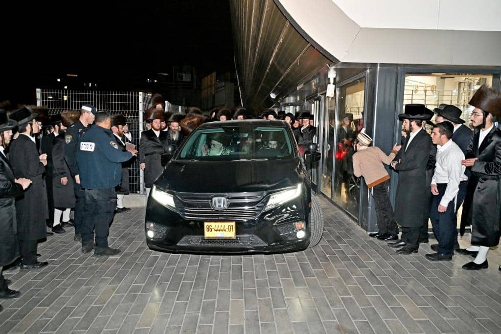 האדמו"ר חנך את ביהמ"ד החדש על שם אביו בעל ה'ישועות משה'