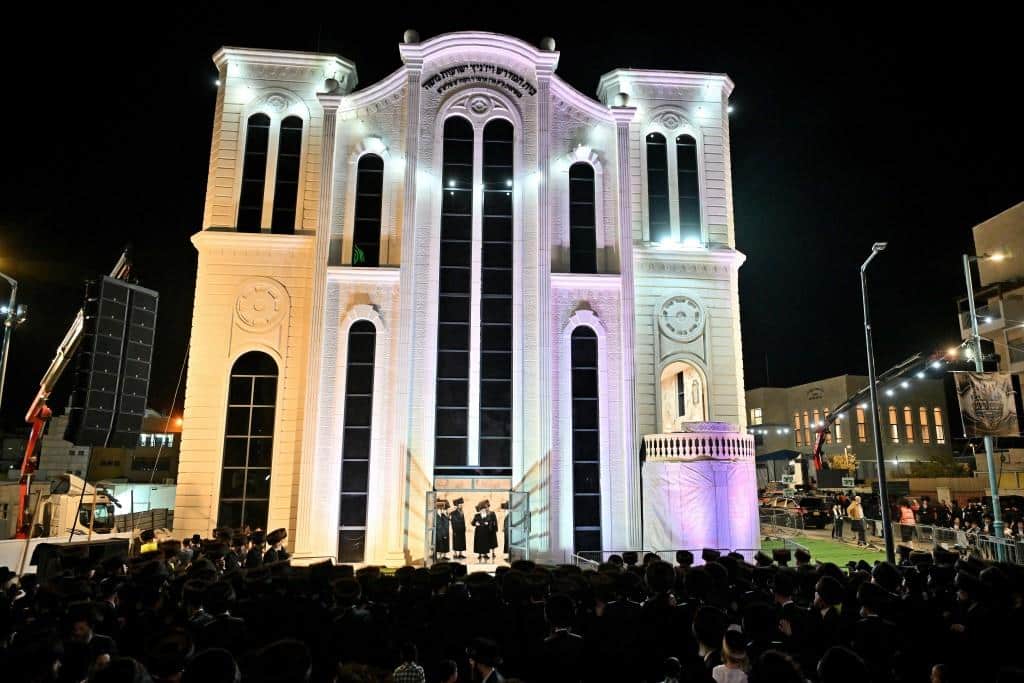 האדמו"ר חנך את ביהמ"ד החדש על שם אביו בעל ה'ישועות משה'