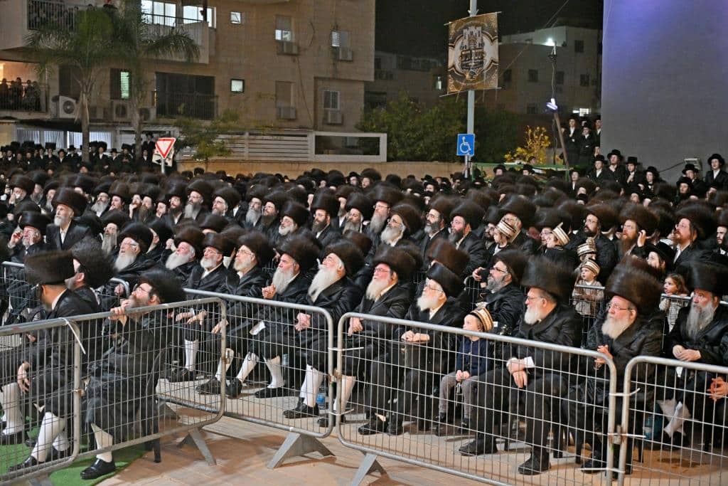 האדמו"ר חנך את ביהמ"ד החדש על שם אביו בעל ה'ישועות משה'